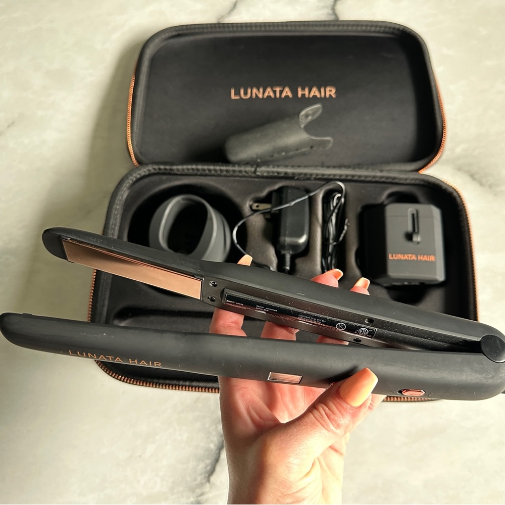 Lunata Beauty Cordless Hair Iron - Jet
Setter Kit straightener